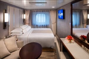 Azamara-Cruises-Azamara-Journey-Quest-Pursuit-schip-Cruiseschip-categorie-04-05-06-07-08-Club-buitenhut