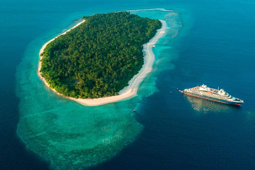 Cruiseschip-Le Bellot-Le Champlain-Le Laperouse-Ponant Yacht Cruises-Schip