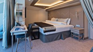 Cruiseschip-Hurtigruten-MS Fridtjof Nansen-schip- Suite-Categorie MF