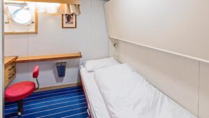 Cruiseschip-Hurtigruten-MS Lofoten-schip-Polar Outside-Categorie A2