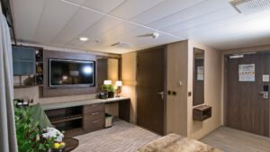 Cruiseschip-Hurtigruten-MS Richard With-schip-Arctic Superior-Accessible Suite-Categorie YA