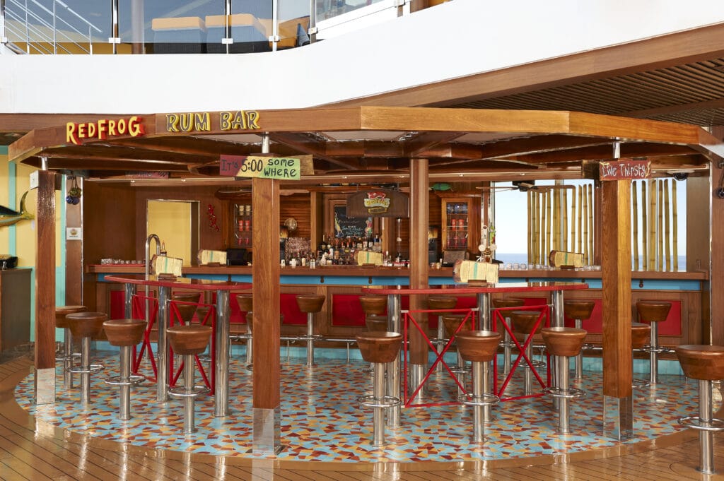 Carnival Horizon-Carnival-Cruiseschip-Bar