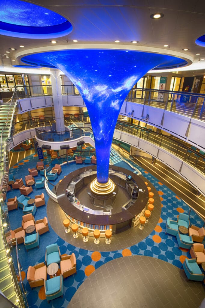 Cruiseschip-Carnival Vista-Carnival-Atrium