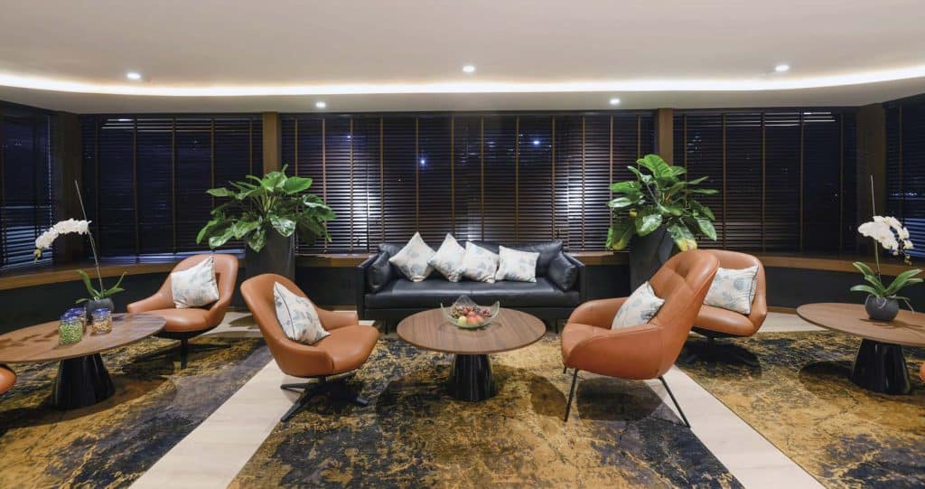 emerald-cruises-emerald-harmony-lotus-lounge