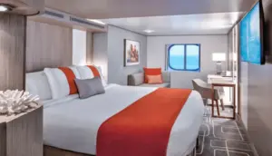 Celebrity Ascent Oceanview stateroom met raam en uitzicht op zee